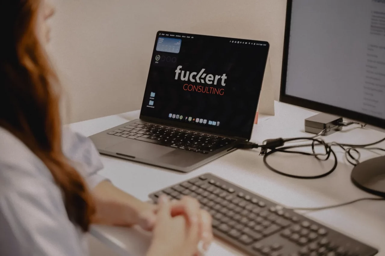 Webdesign-Detailansicht für das Fuckert Consulting Projekt – modernes UI/UX-Design