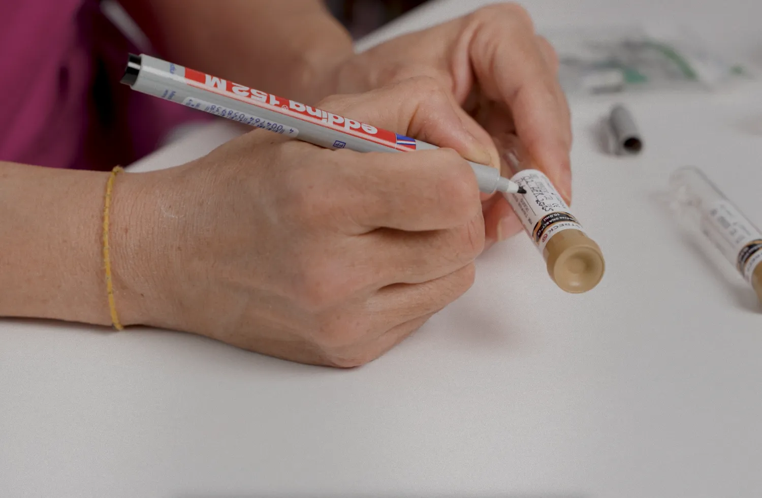 Szene aus dem Produktvideo für Menarini – pharmazeutische Darstellung